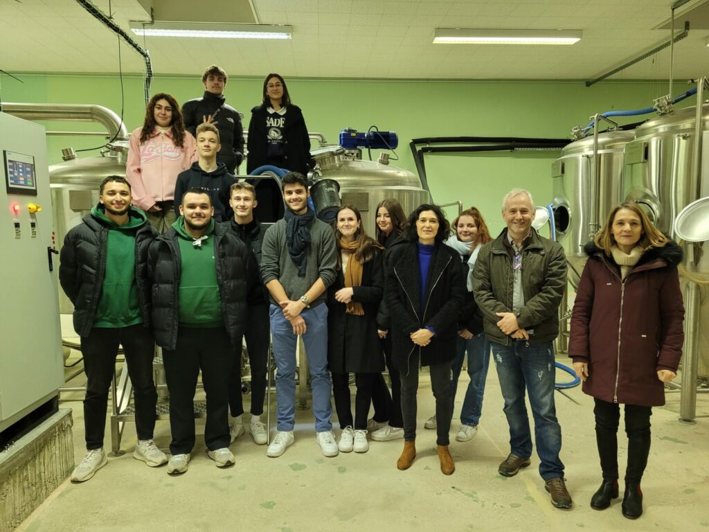 Les BTS Commerce International en visite à la brasserie Houplon