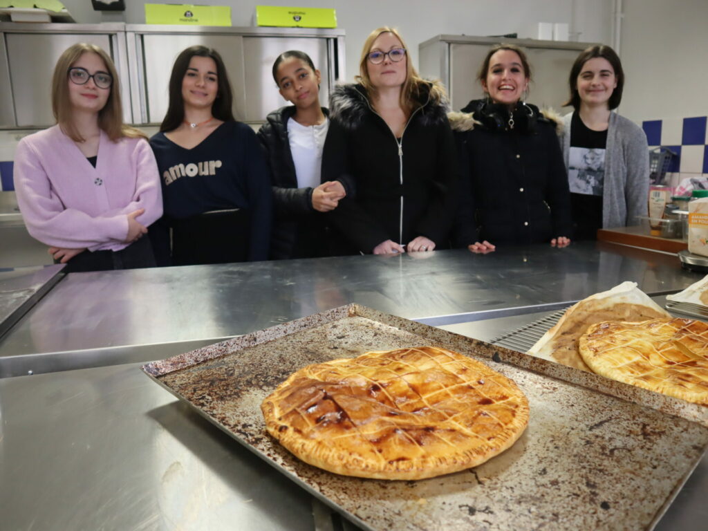 Les Terminales CAP ATMFC ont cuisiné et vendu des galettes des rois