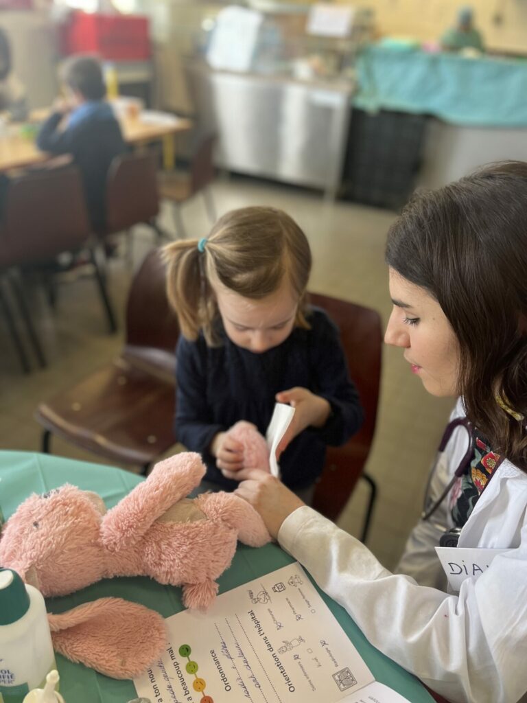 « L’hôpital des nounours » pour la classe des MS/GS