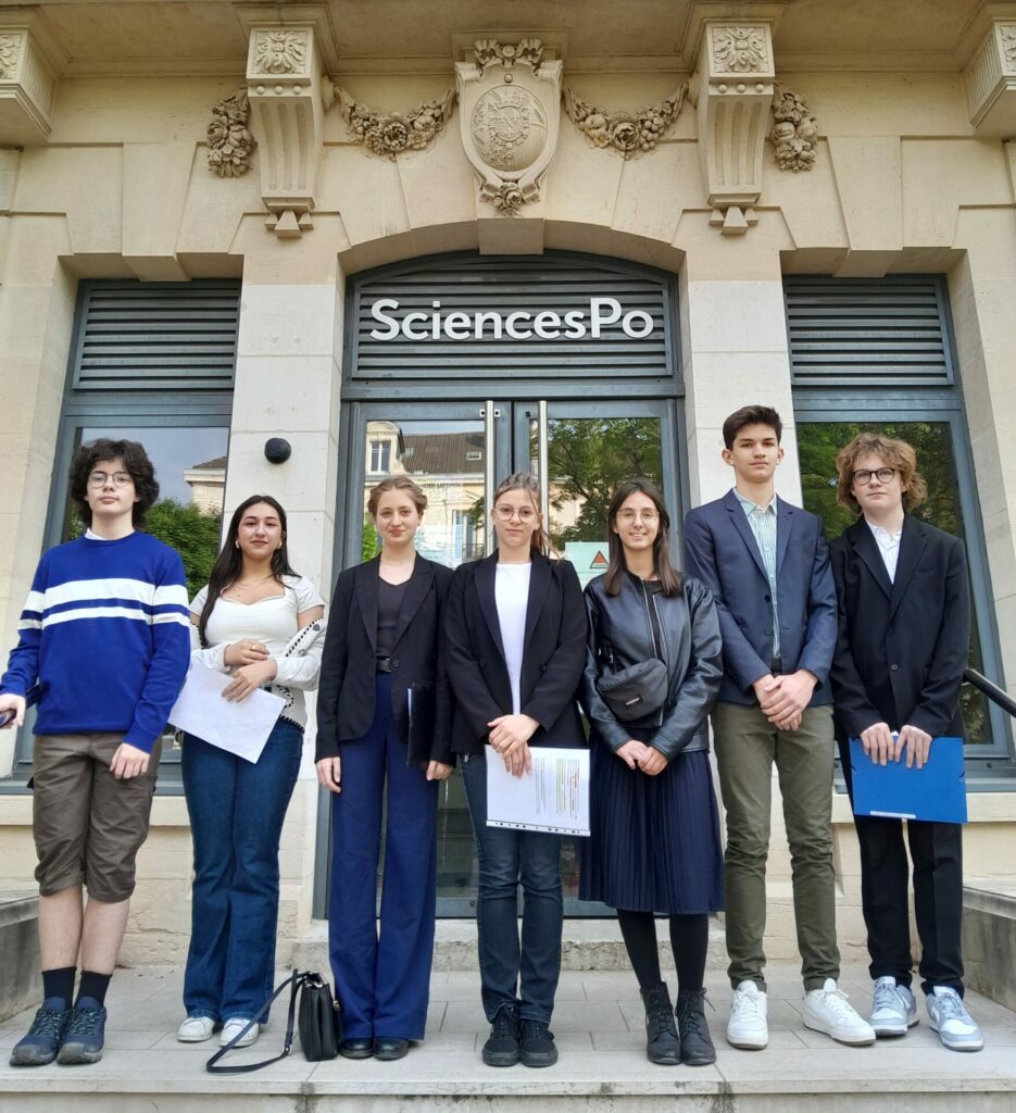 Les élèves de 3ème présentent leur projet « Défense-Citoyenneté » à Sciences-Po