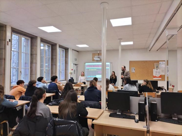 Premiers pas vers l&rsquo;orientation : les 3èmes de Saint-Michel découvrent le Lycée Les Arcades 
